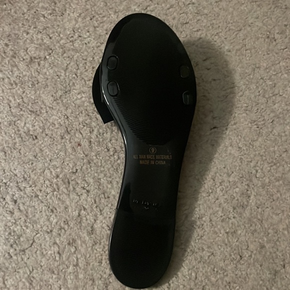 NWOT Black sole and Silver Studded Bow Liliana Sandals, size 9 - Picture 4 of 5